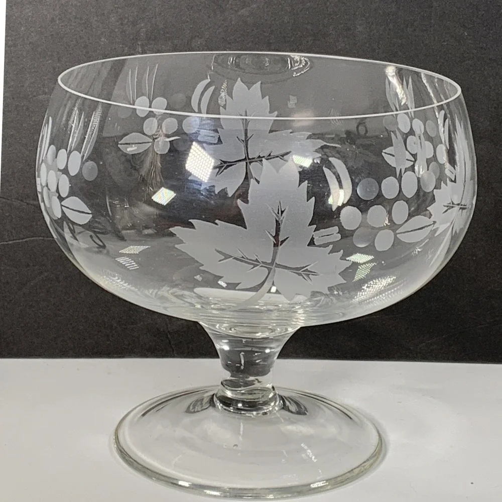 Pasabahce Bowl Clear Crystal Etched Grape Leaf Vine Pedestal Dessert Dish Footed